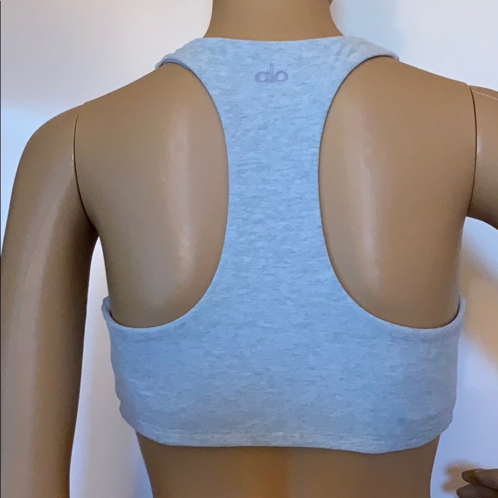 🧘‍♀️ ALO Soft base bra. Size Medium.
